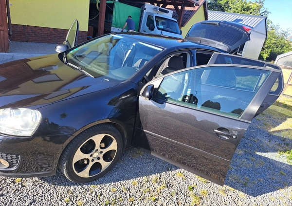 Volkswagen Golf cena 17000 przebieg: 245000, rok produkcji 2006 z Bielawa małe 67